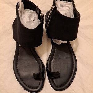 Donald J Pliner Lorel Cuff Sandal Black Size 9 EUC Thong